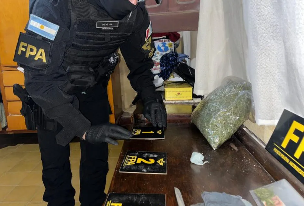 EL OBJETIVO FOTO FPA FREYRE MARIHUANA