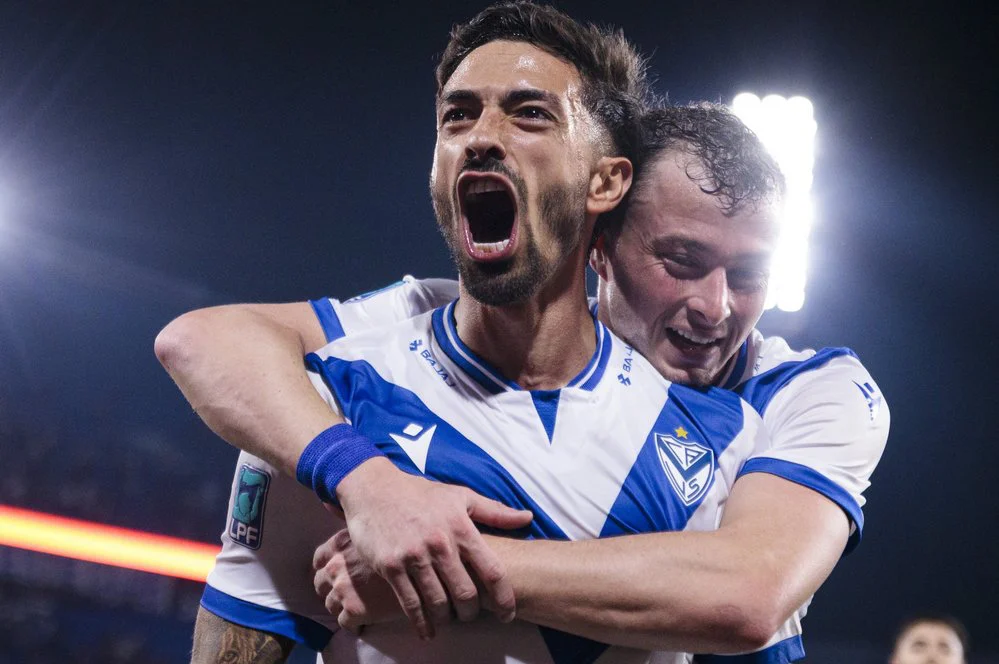 EL OBJETIVO FOTO VELEZ INSTITUTO X