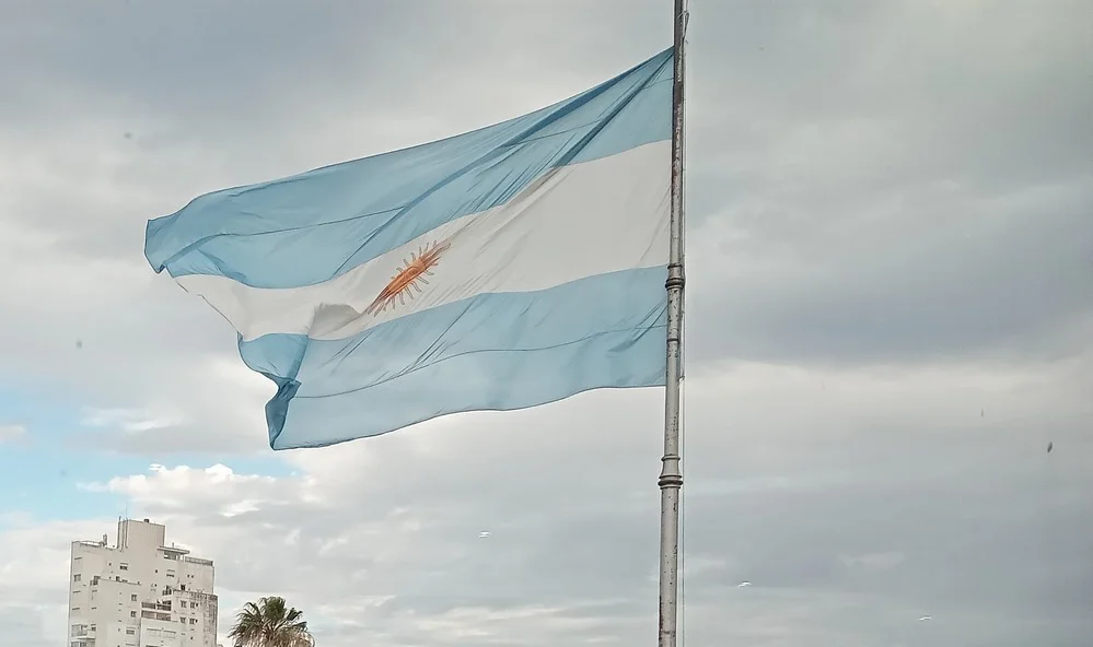 EL OBJETIVO FOTO foto bandera 20241129_182302