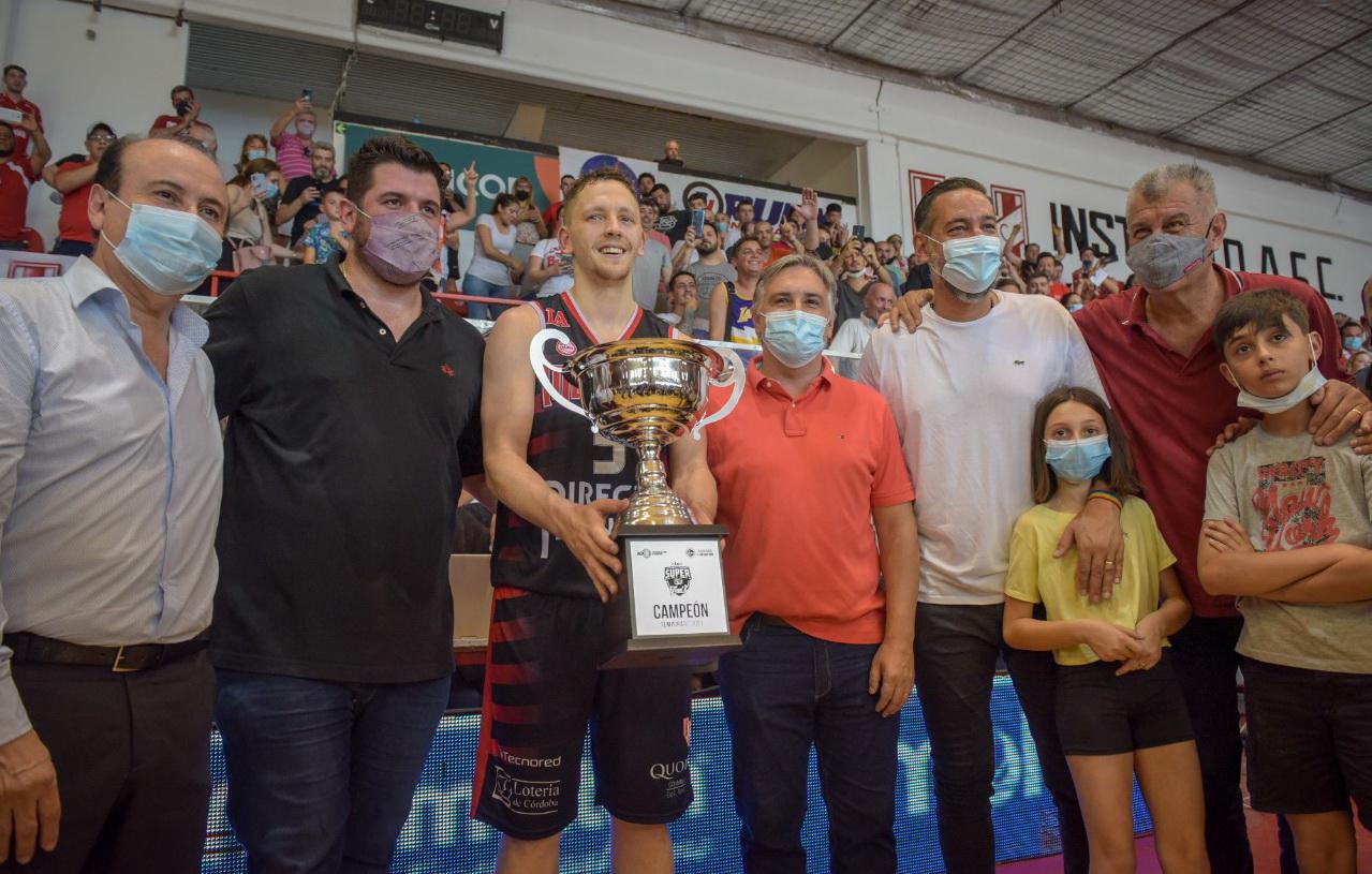 00-Instituto-campeón-super-20_ prensa Municipalidad