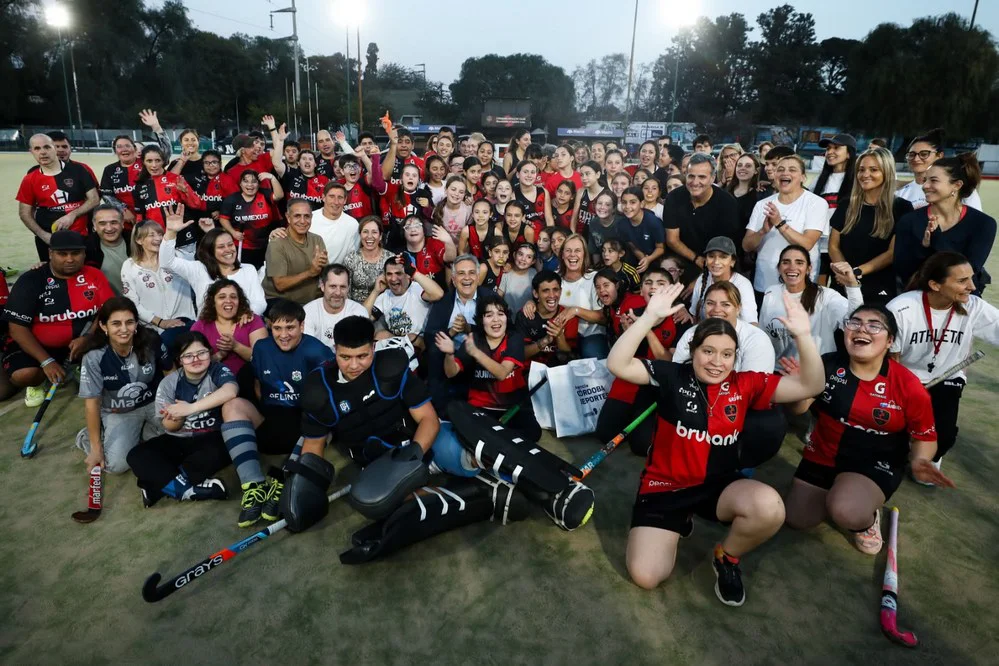 EL OBJETIVO FOTO HOCKEY DISCAPACIDAD INTELECTUAL LLARYORA