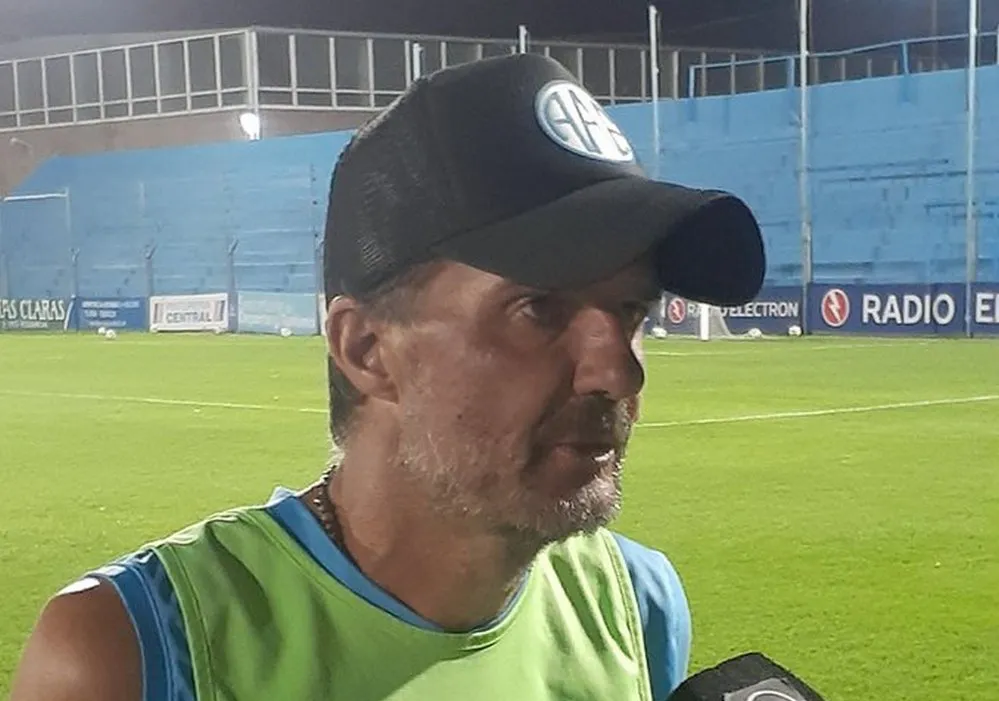 EL OBJETIVO FOTO GUSTAVO RAGGIO DT ESTUDIANTES RC X