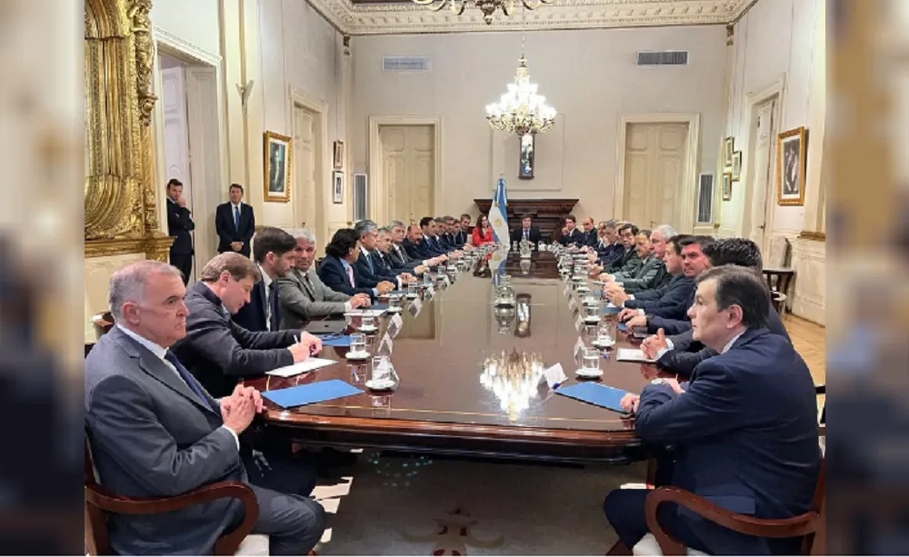 gobernadores con Milie