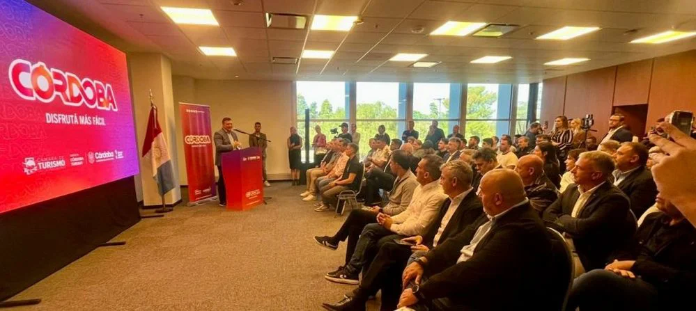 EL OBJETIVO FOTO TURISMO ESTUDIANTIL CBA TURISMO VCP