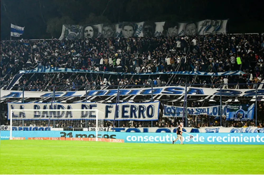 tribuna Centenario del estadio Juan Carmelo Zerillo