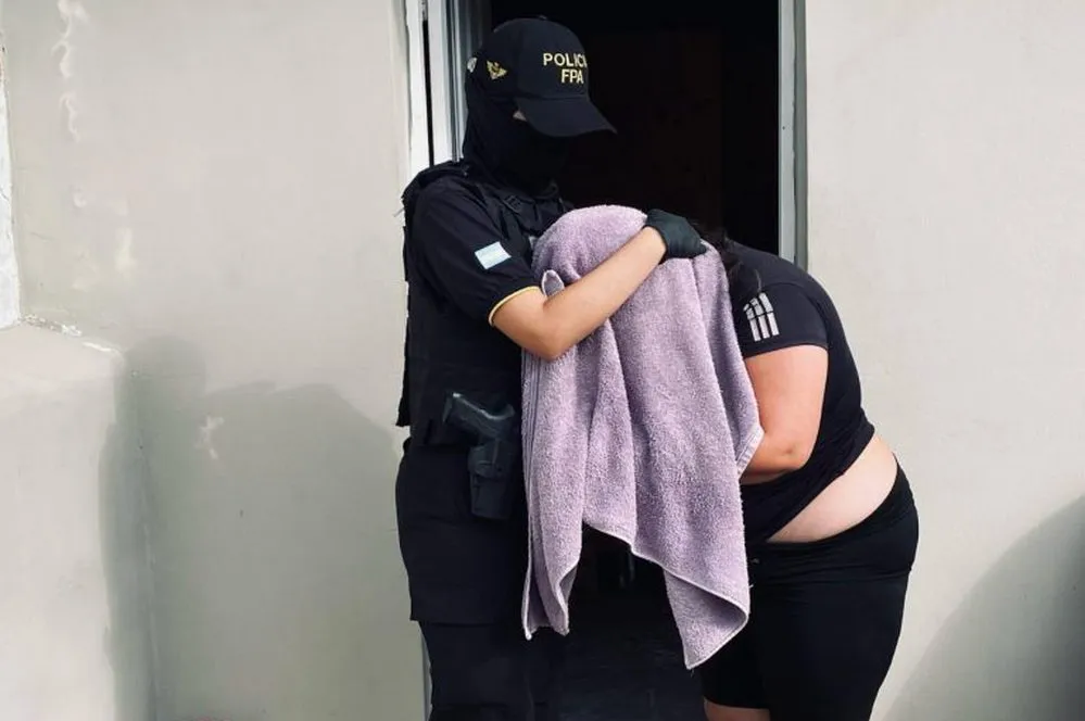 EL OBJETIVO FOTO FPA DEAN FUNES MUJERES DETENIDAS