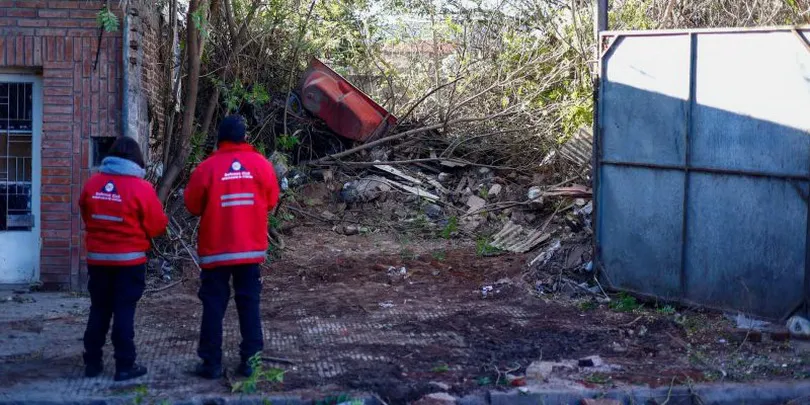 dengue-baldíos-sin-mantenimiento_ prensa Municipalidad