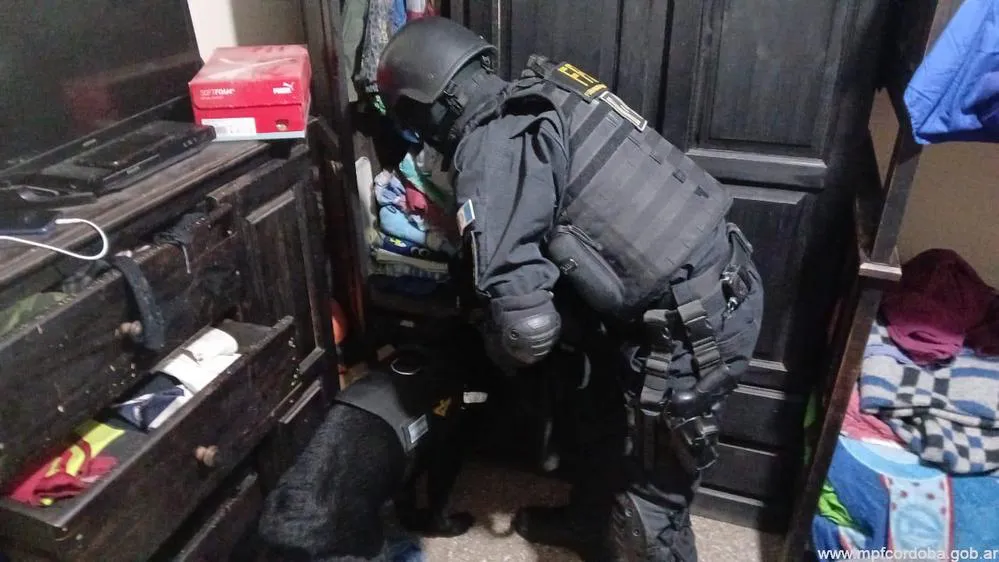 EL OBJETIVO FOTO FPA OPERATIVO BARRIO EL MIRADOR