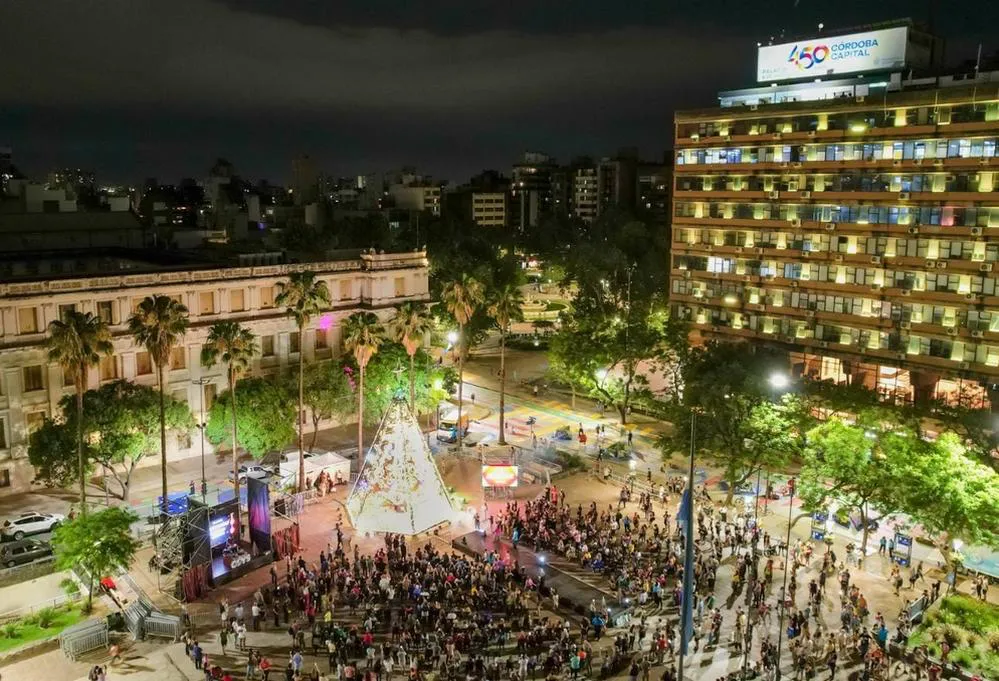 EL OBJETIVO FOTO ARBOL NAVIDAD ECONOMIA CIRCULAR 2