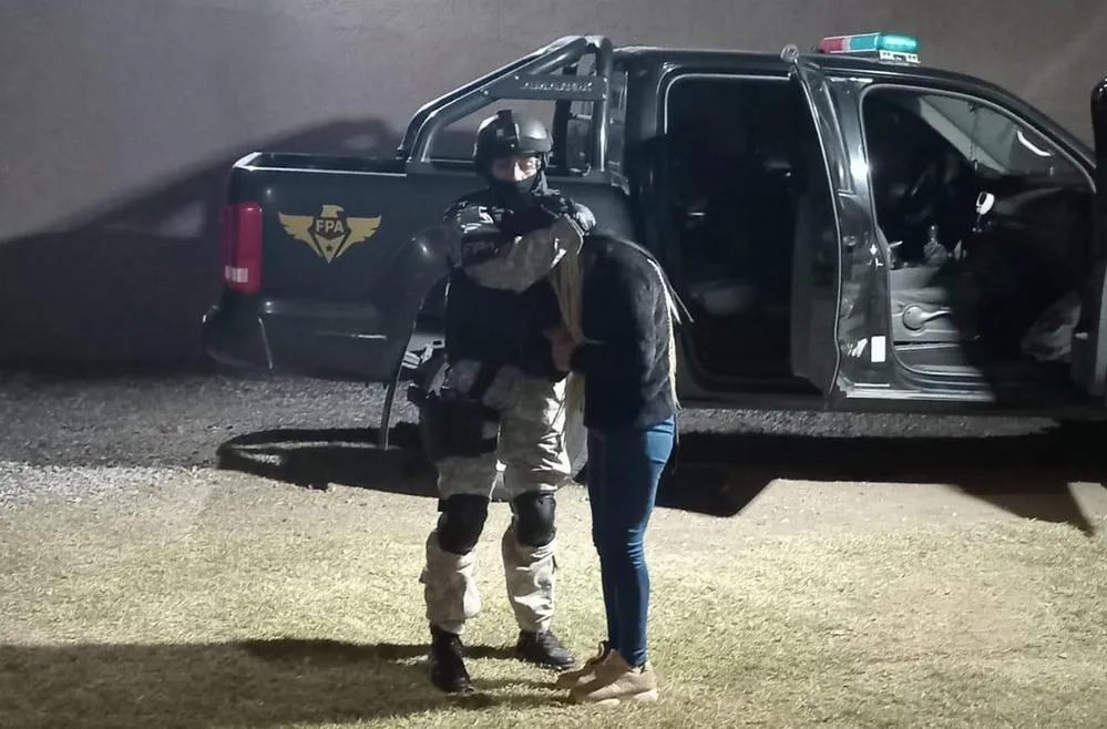 EL OBJETIVO FOTO FPA MANFREDI DETENIDA MARIHUANA