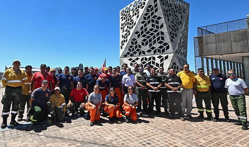 Brigadistas-bomberos-sur-incendios_ cba.gov.ar