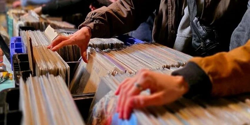 feria-vinilo-cabildo_ prensa Municipalidad