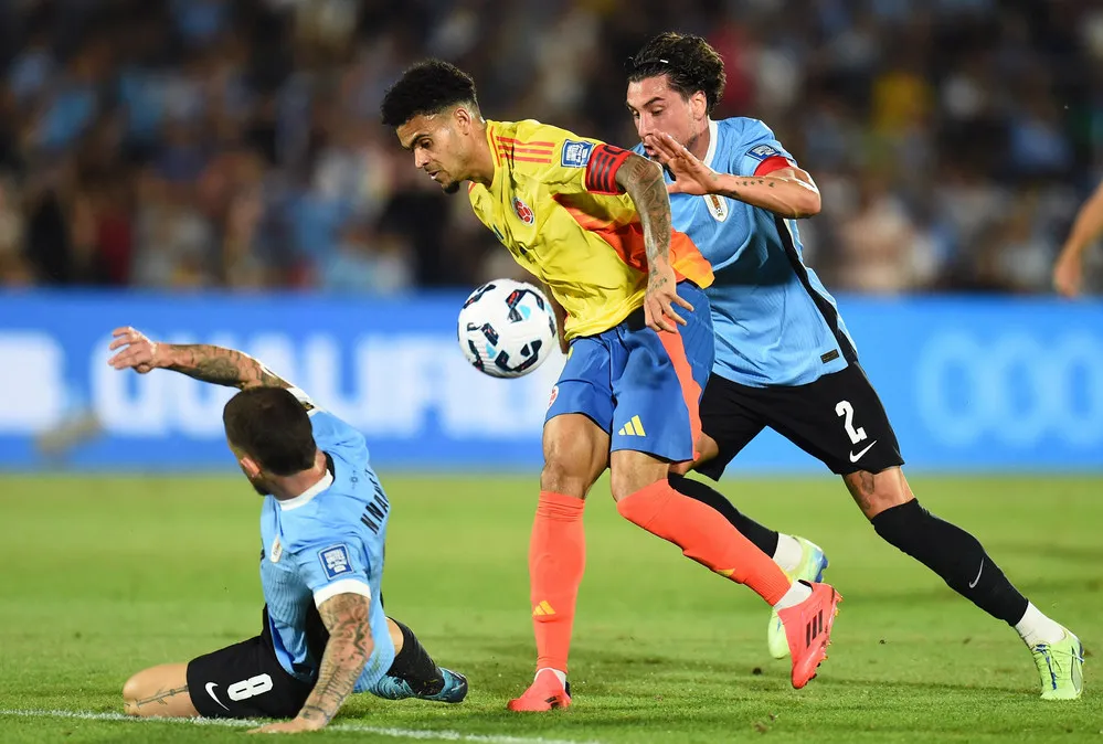 EL OBJETIVO FOTO ELIMINATORIAS URUGUAY COLOMBIA NA