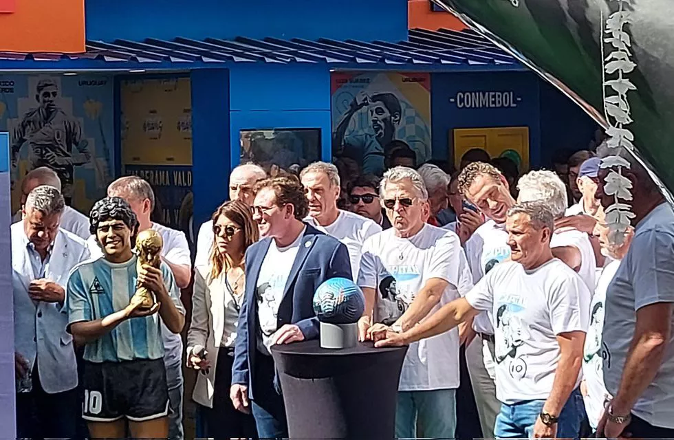 homenaje a maradona