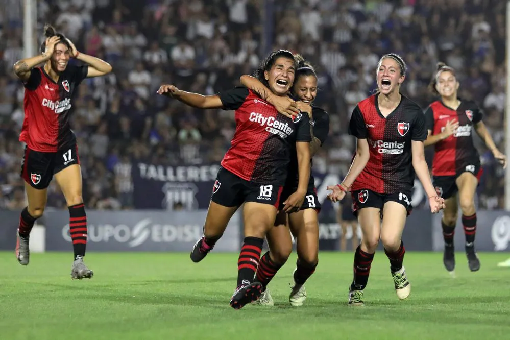 EL OBJETIVO FOTO NEWELLS FUTBOL FEMENINO AFA