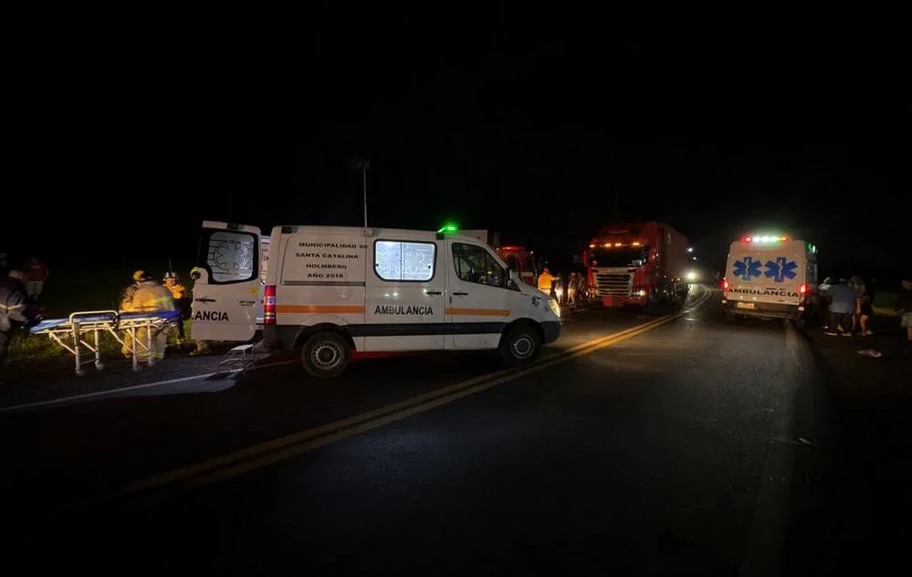 EL OBJETIVO FOTO HOLMBERG CHOQUE FATAL PEUGEOT SCANIA