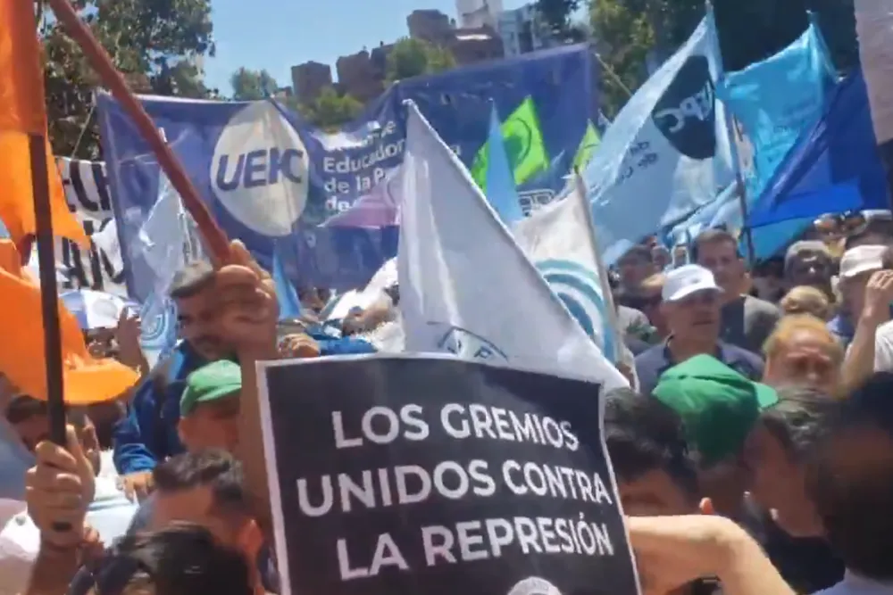 marcha contra el dnu