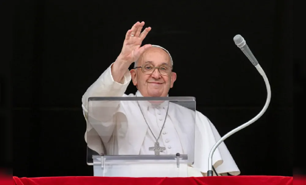 Papa Francisco saludo