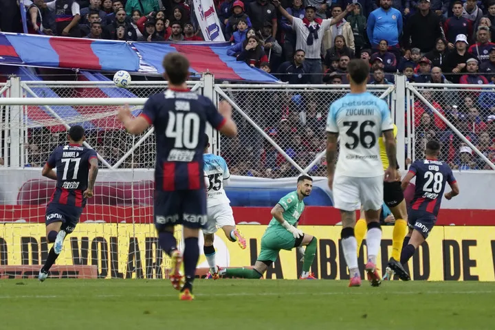 racing le ganó a san lorenzo