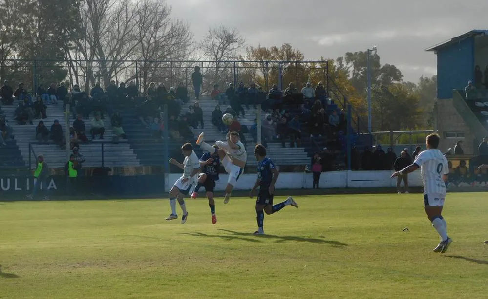EL OBJETIVO FOTO EL LINQUEÑO SPORTIVO BELGRANO PRENSA SPORTIVO1