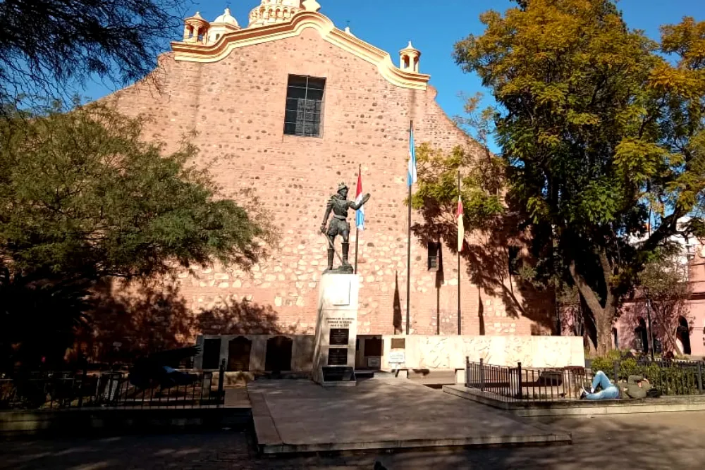 plaza el fundador cordoba tiempo