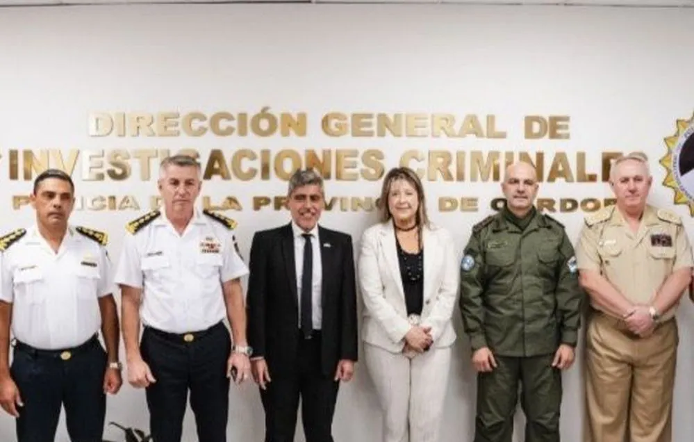 EL OBJETIVO FOTO CIRCE POLICIA CBA