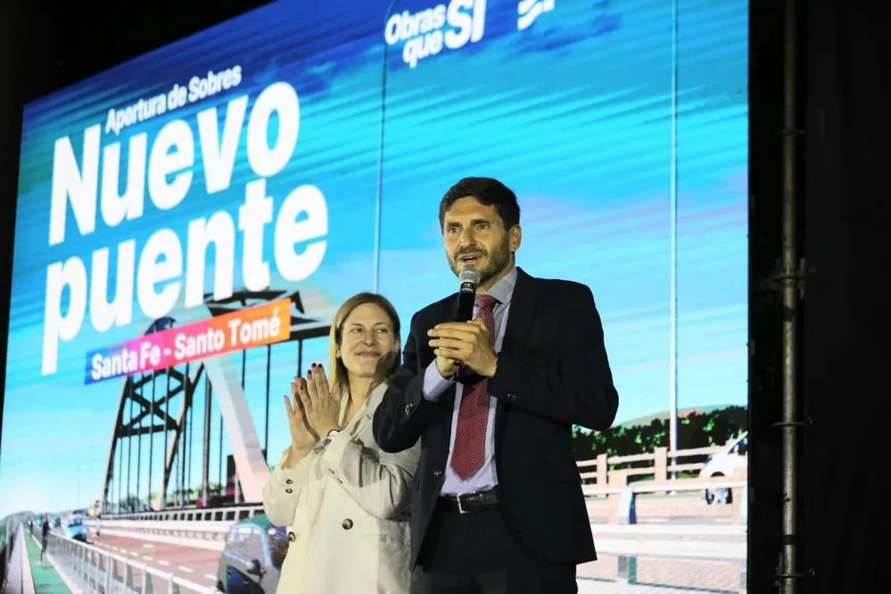 EL OBJETIVO FOTO SANTA FE PUENTE SANTOTO APERTURA SOBRES