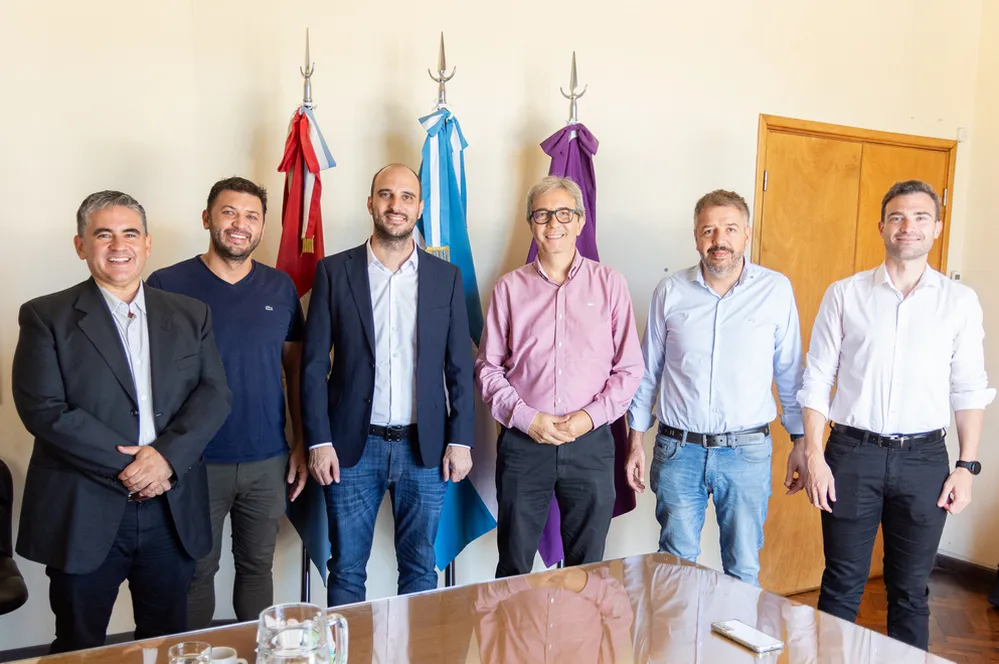 EL OBJETIVO FOTO CBA JOVEN UNIVERSIDADES