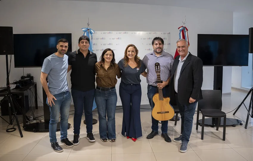 reconocimiento-zelarrayan_ prensa Legislatura