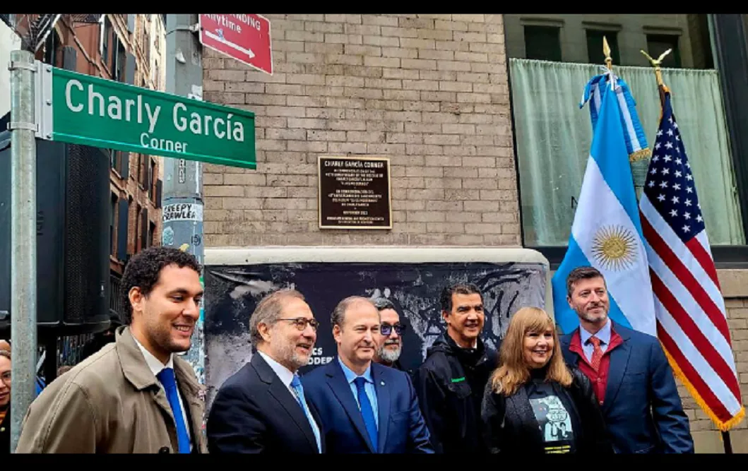 Charly Garcia calle en New York