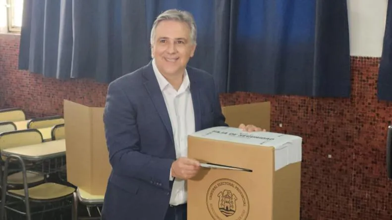 llaryora voto