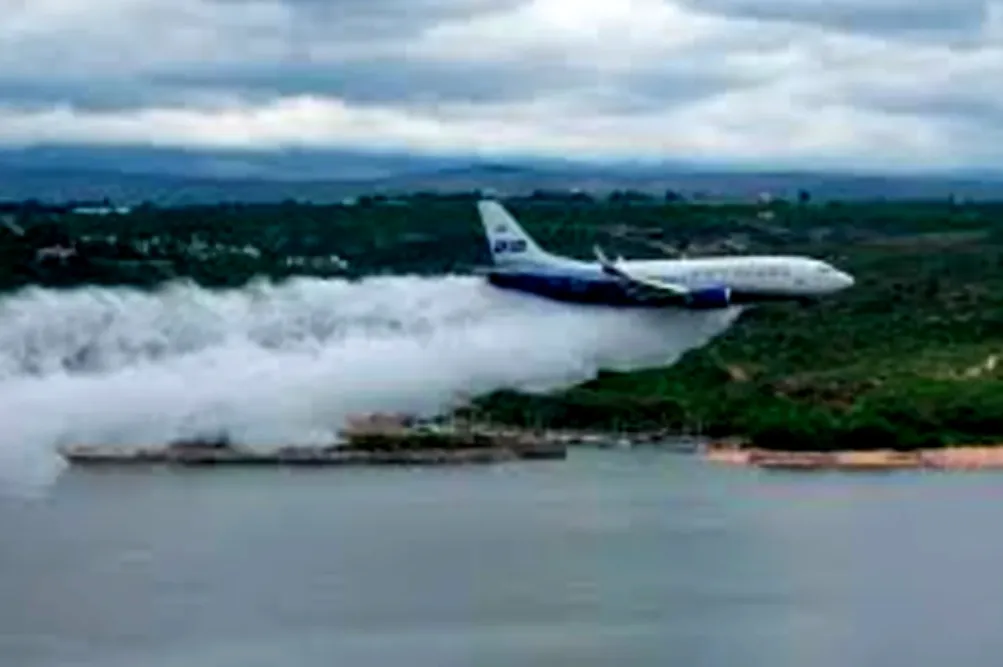 Lago San Roque Boeing 737