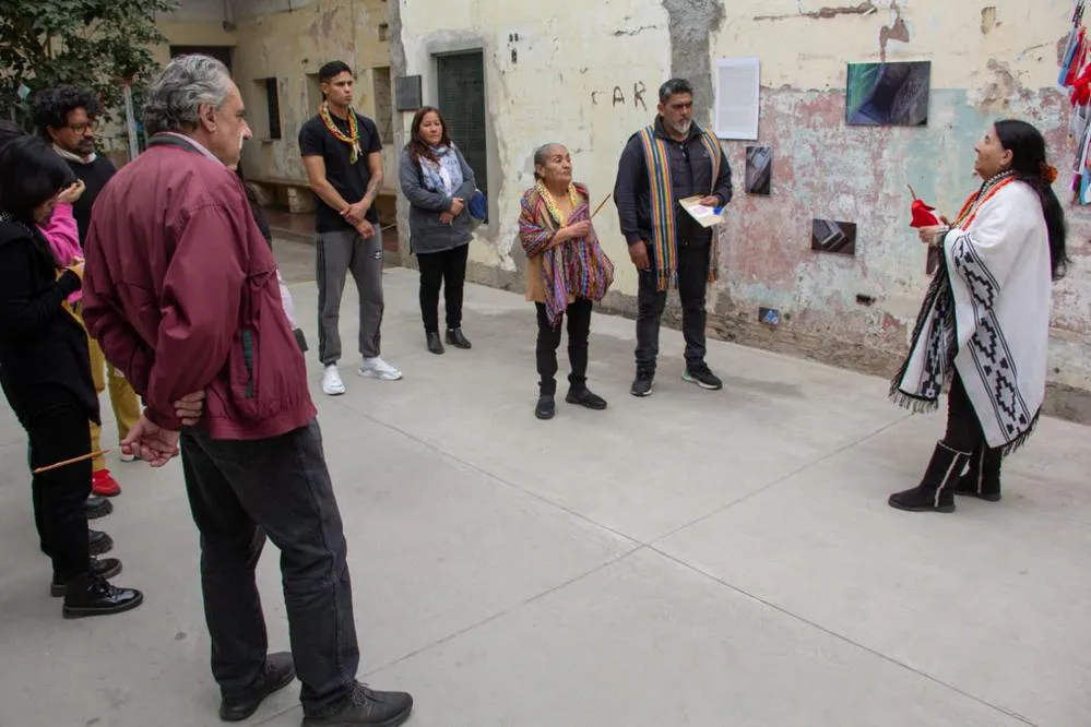 EL OBJETIVO FOTO LUIS EDUARDO SANTILLAN HOMENAJE PASAJE DE LA MEMORIA