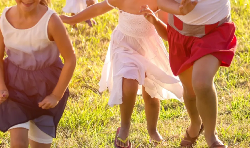 adopción tres hermanas mujeres