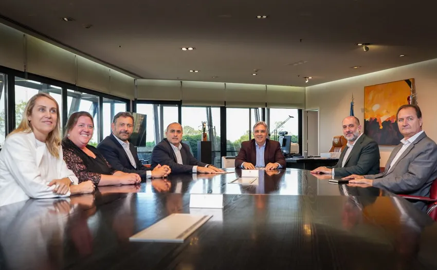 Llaryora-Ceo-Holcim_ cba.gov.ar