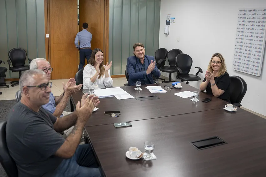 Comision-Obra-Publica-y-Vivienda_ prensa Legislatura