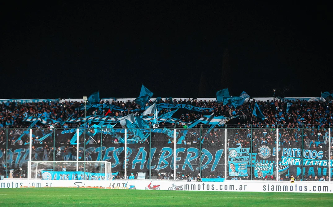 hinchada de Belgrano