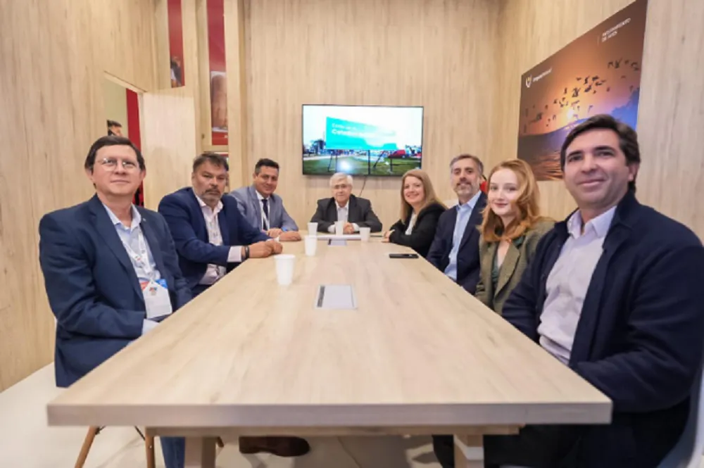 Alejandro Lastra Presidente de la Agencia Cba Turismo Ministros de turismo de Uruguay Tabaré Viera Duarte y de Paraguay Angie Duarte