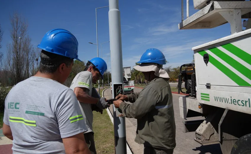 EPEC-Parque-del-kempes-postes_ cba.gov.ar