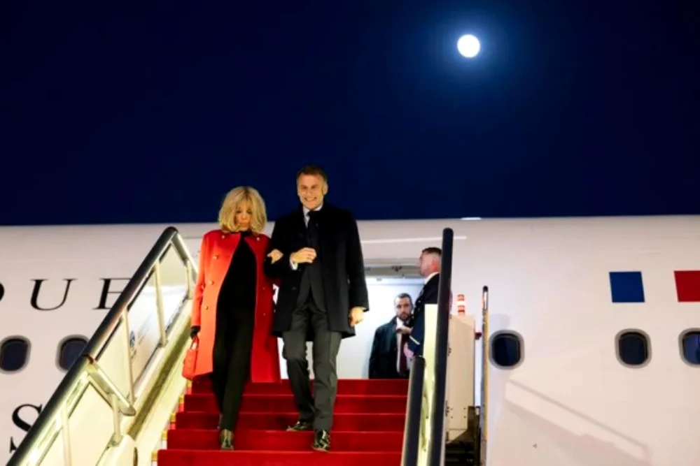 Emmanuel Macron con su esposa Brigitte