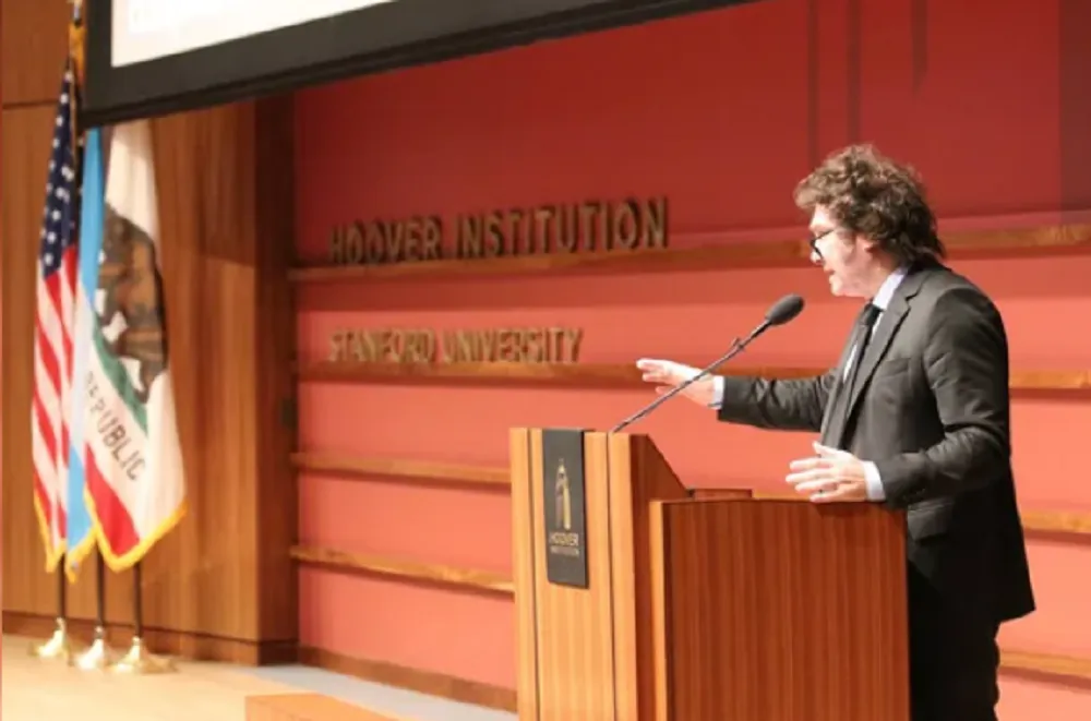 Milei disertó en la Universidad de Stanford 3