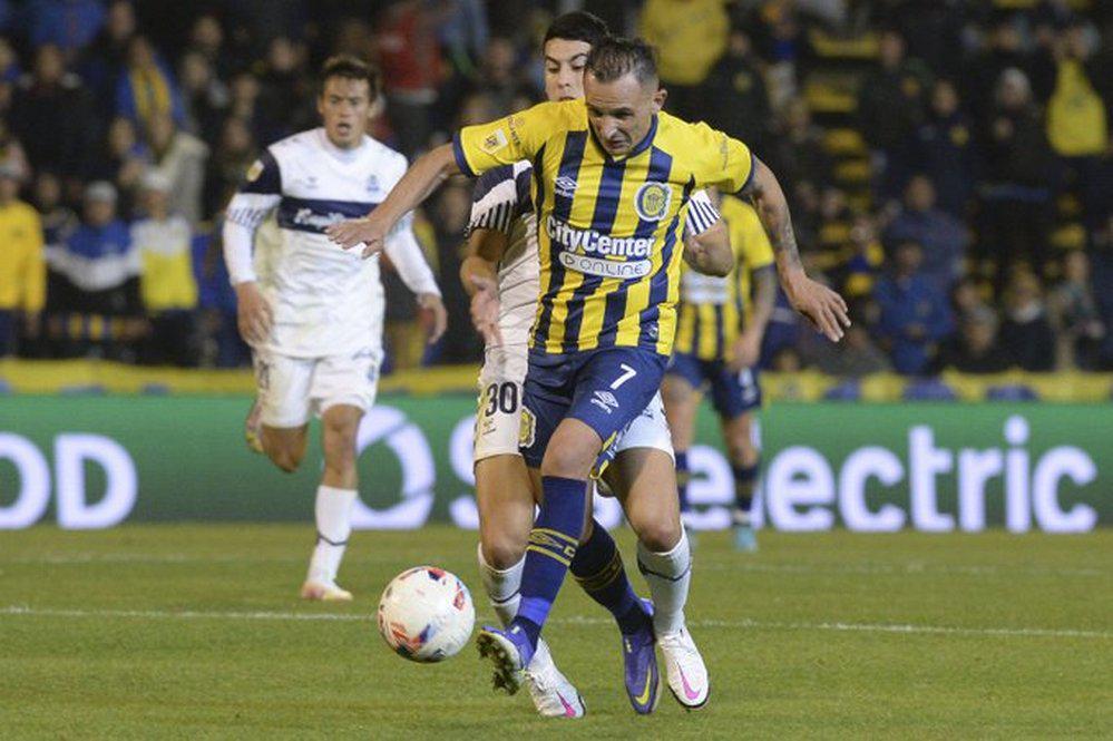 EL OBJETIVO FOTO ROSARIO CENTRAL GIMNASIA DEBUT TEVEZ TELAM