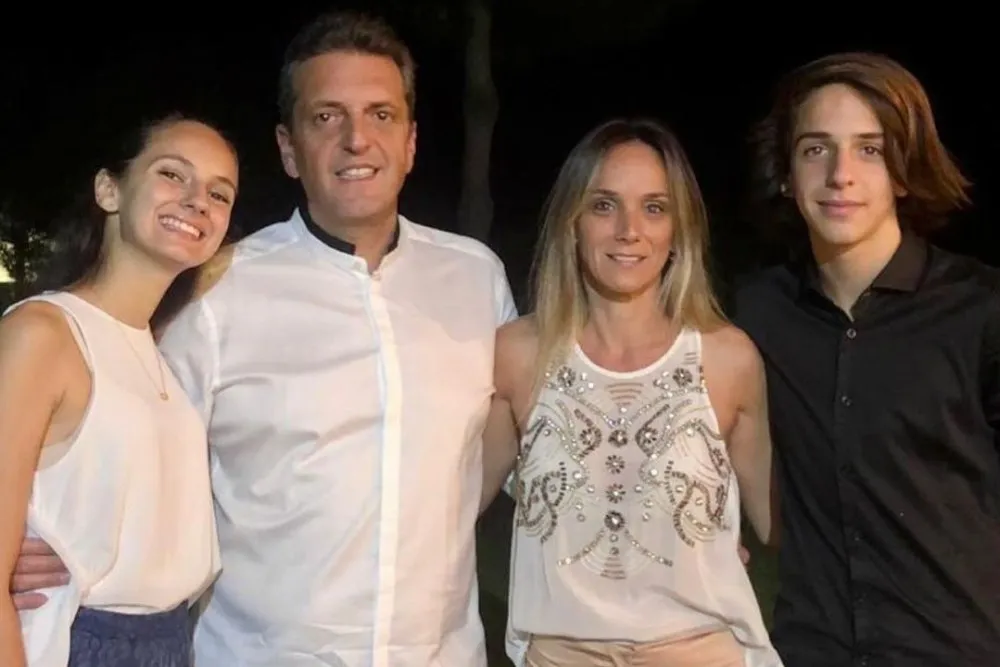 sergio-massa-junto-a-su-familia-1629605