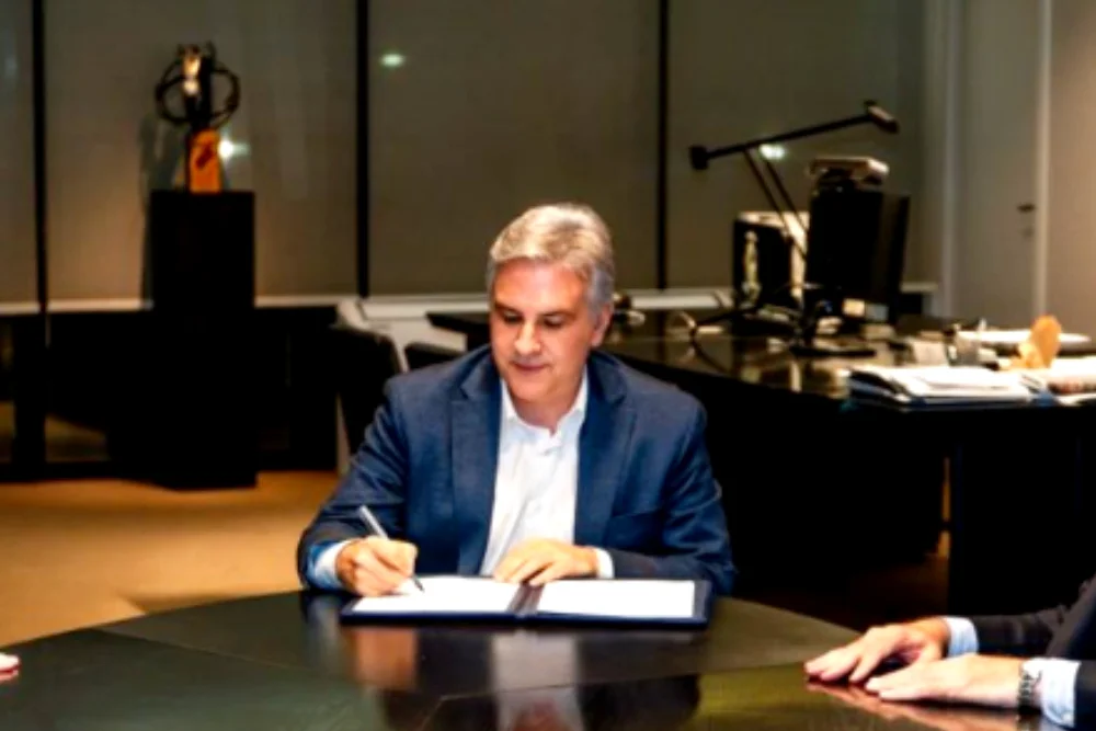 Martín Llaryora  (1)