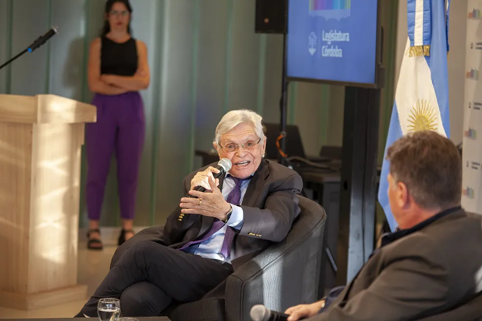 reconocimiento a Rony Vargas