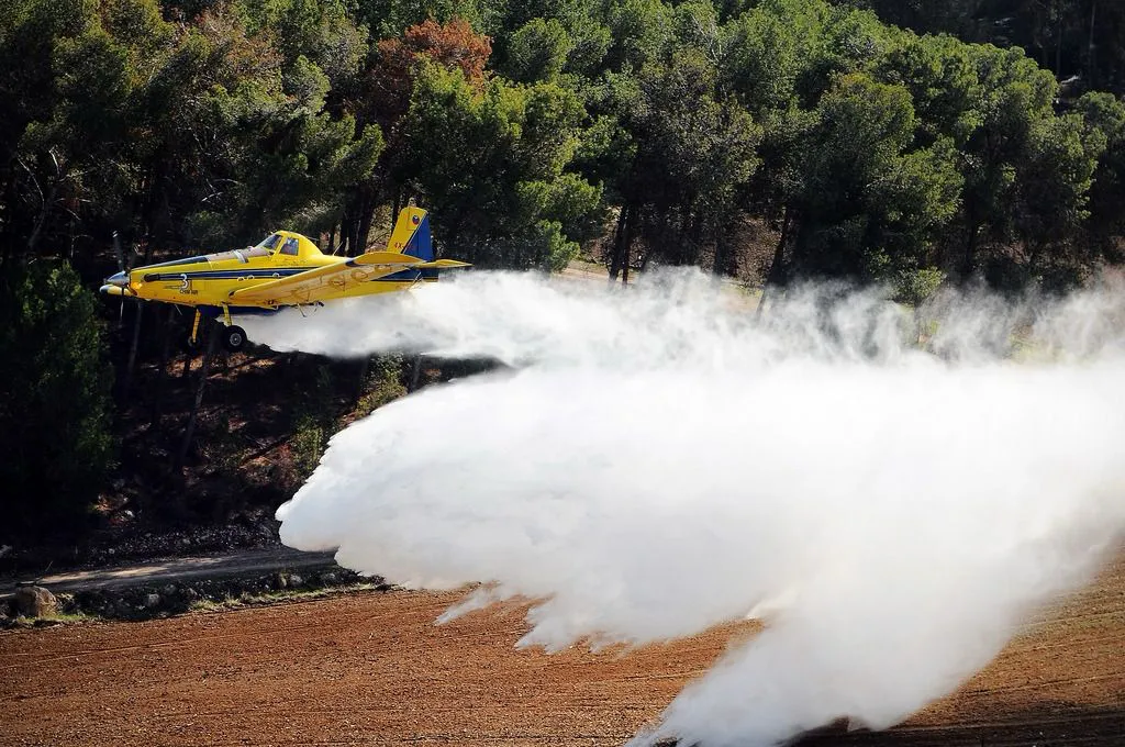 avion hidrante