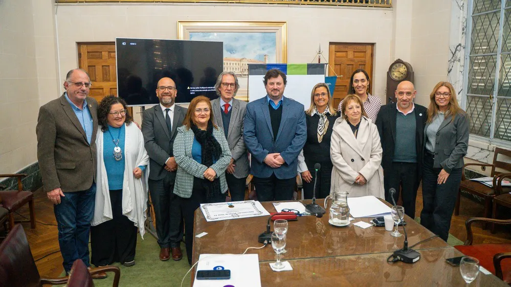 EL OBJETIVO FOTO FORO DEFENSORES DEL PUEBLO REGION CENTRO 1