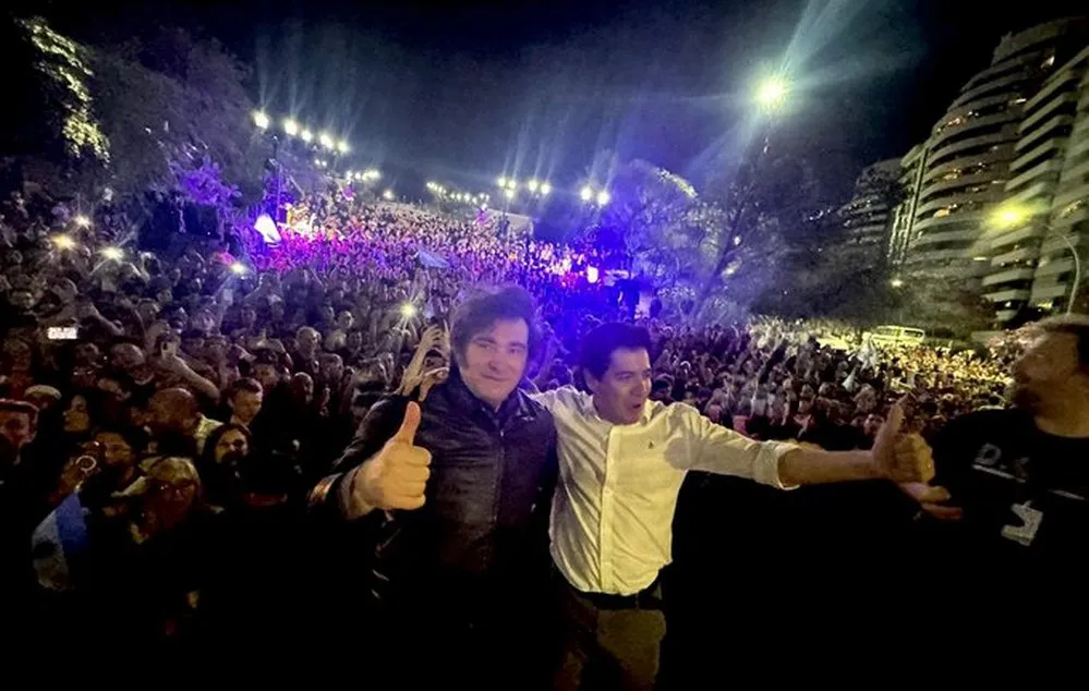 EL OBJETIVO FOTO MILEI ROCA LANZAMIENTO X LLA