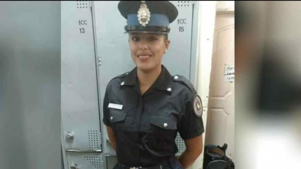 crimen mujer policía