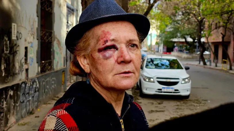una mujer fue agredida